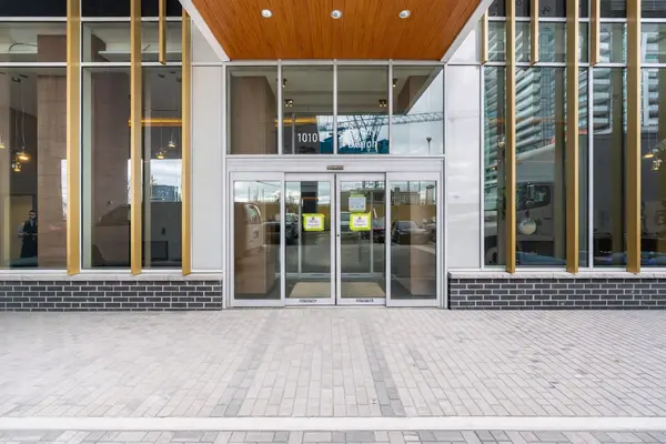 1010 Sandy Beach RD #2307, Pickering, ON L1W 0C7