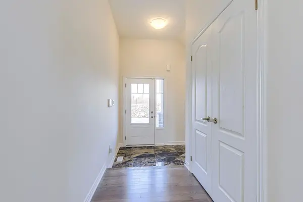 679 Catalina MNR, Pickering, ON L1X 0V2