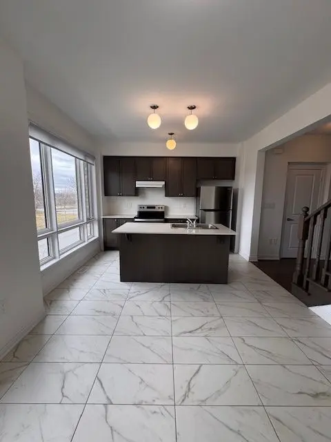 19 Haydock WAY, Whitby, ON L1N 0M6