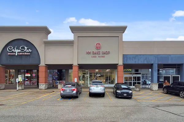 14800 YONGE ST #104, Aurora, ON L4G 1N3