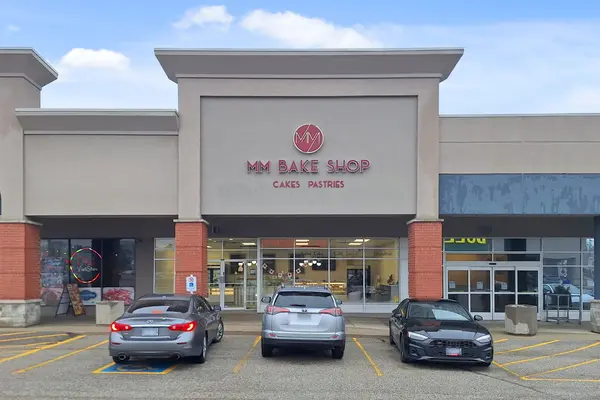 14800 YONGE ST #104, Aurora, ON L4G 1N3