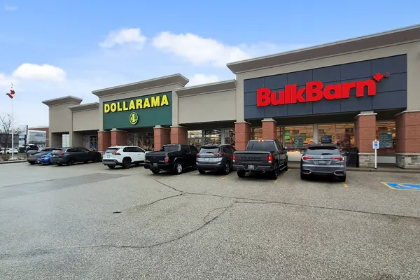 14800 YONGE ST #104, Aurora, ON L4G 1N3