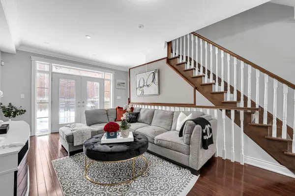 142 Hall ST, Richmond Hill, ON L4C 4N8