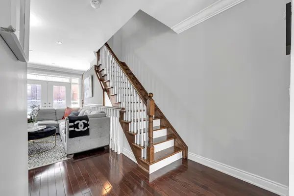 142 Hall ST, Richmond Hill, ON L4C 4N8