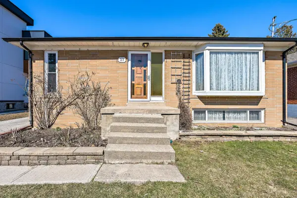 37 Prince Charles DR, Halton Hills, ON L7G 3T9