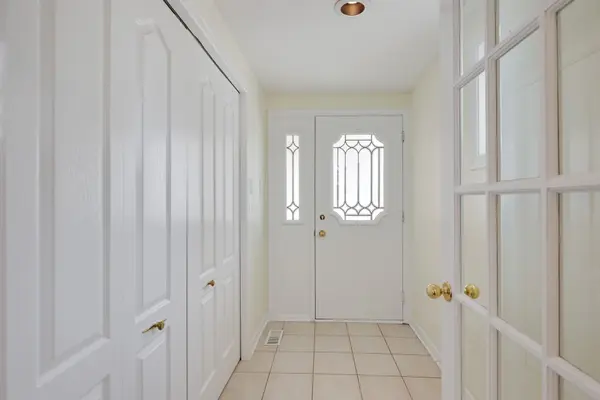 8 Saddlebrook ST, South Of Baseline To Knoxdale, ON K2G 5N6