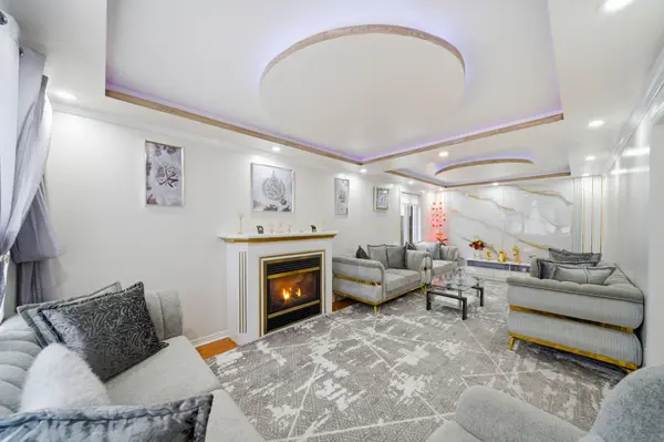 180 Equestrian DR, Kanata, ON K2M 2B9