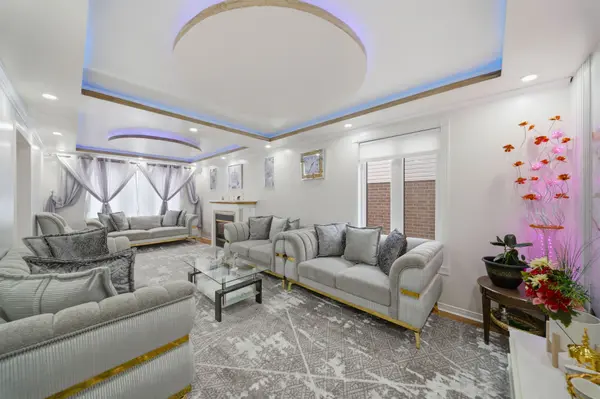 180 Equestrian DR, Kanata, ON K2M 2B9