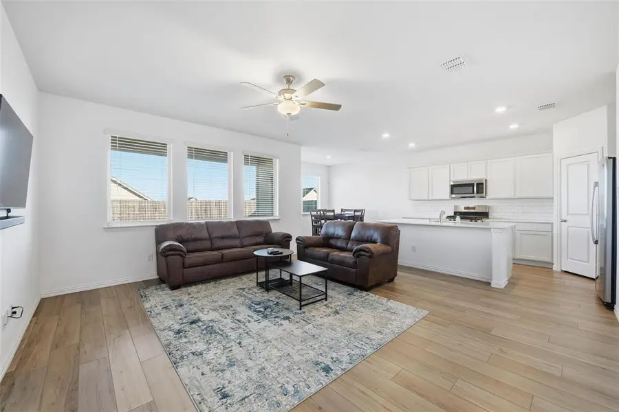 216 Post Oak Street, Azle, TX 76020