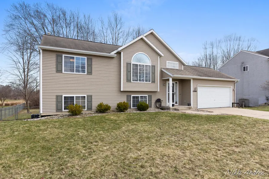 10868 Douglas DR, Allendale Twp, MI 49401