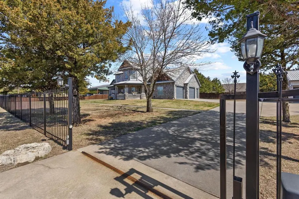 496 Brandon Way, Pottsboro, TX 75076