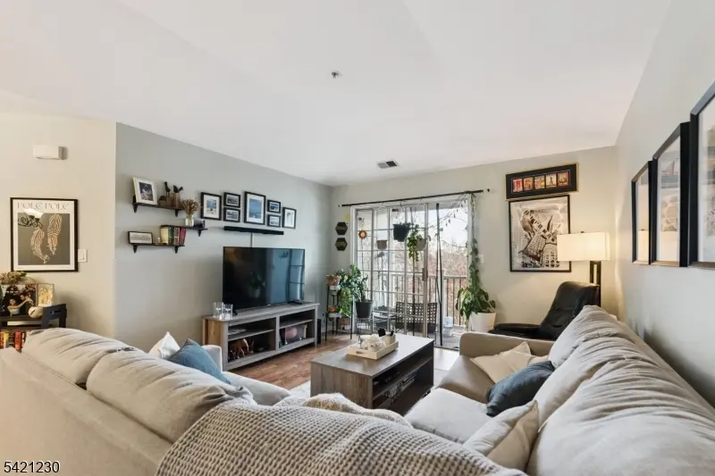 1634 Waterford Dr #1634, Edison Twp., NJ 08817