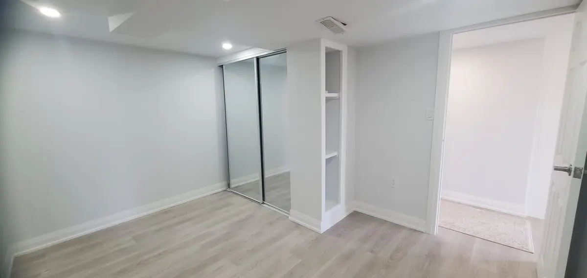 37 Bill Guy DR, Georgina, ON L4P 0H9