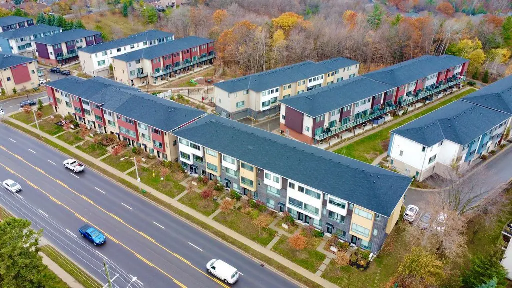 369 Essa RD #41, Barrie, ON L4N 9C8