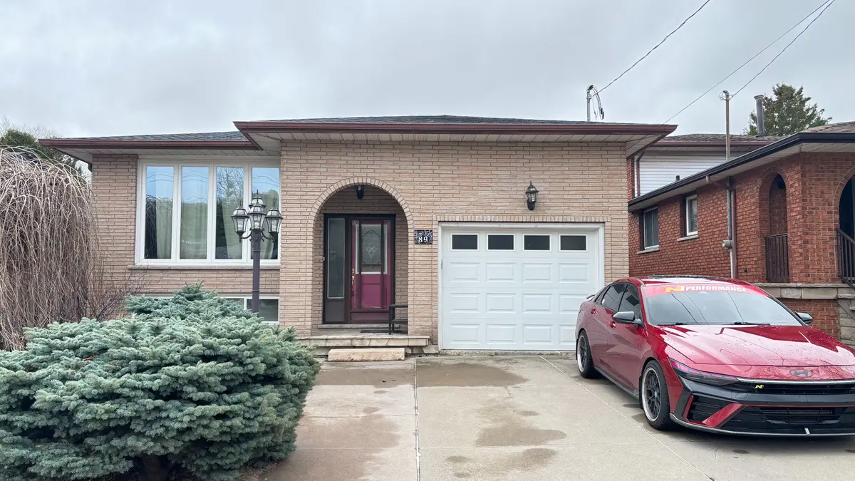 89 Greencedar DR #Main, Hamilton, ON L9C 6W4