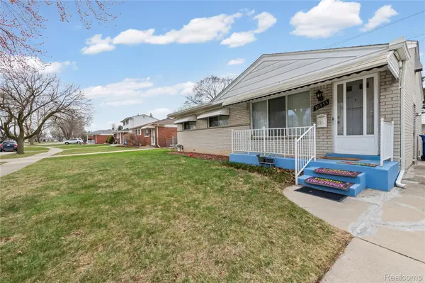 30955 Iroquois DR, Warren, MI 48088