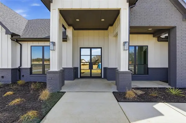 5833 Grey Wolf Court, Fort Worth, TX 76140