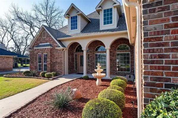 5620 Wedgefield Road, Granbury, TX 76049