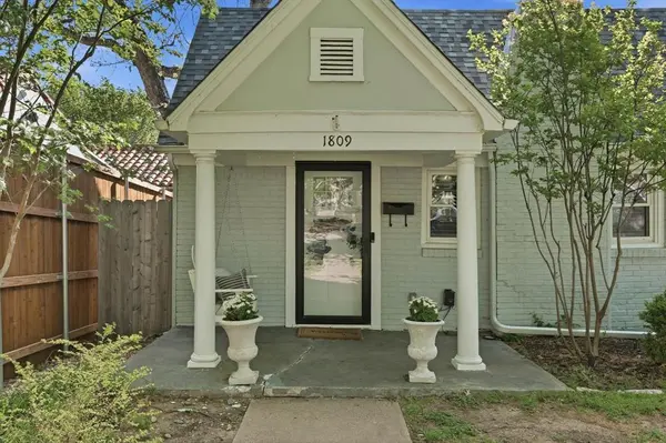 1809 Thomas Place, Fort Worth, TX 76107