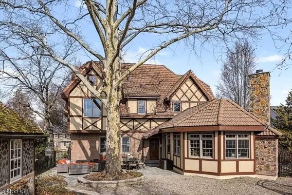 322 Aurora St, Lopatcong Twp., NJ 08865