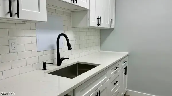 1 Claridge Dr #1000, Verona Twp., NJ 07044