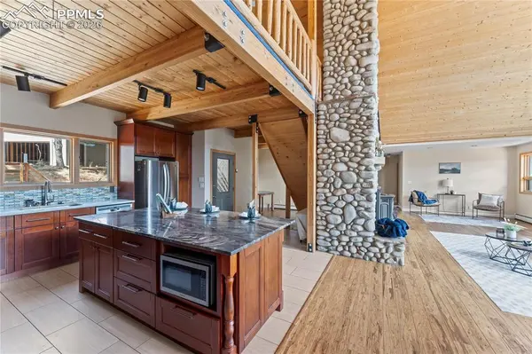 1008 Cantiberry RD, Divide, CO 80814