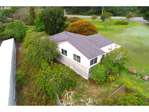 15282 HIGHWAY 101, Brookings, OR 97415