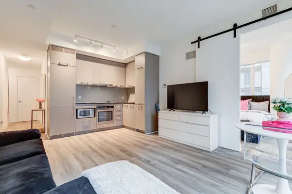 87 Peter ST #1713, Toronto C01, ON M5V 0P1
