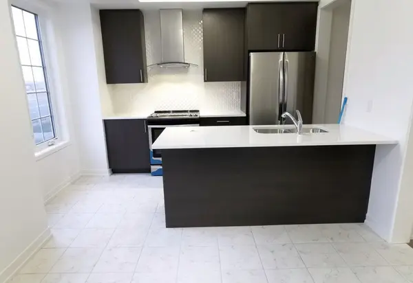 167 Harding Park ST, Newmarket, ON L3Y 0E3