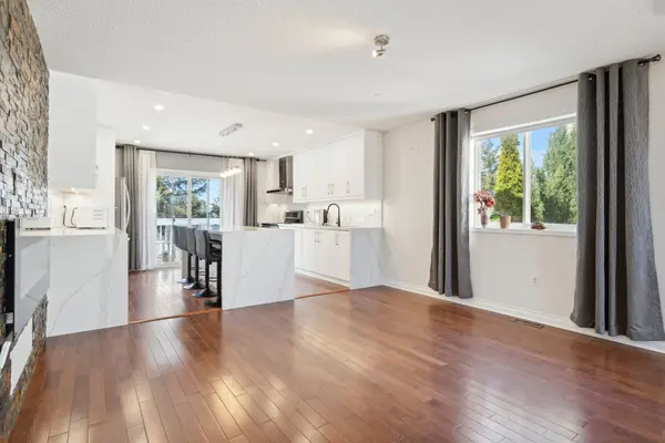 28 Cassandra DR, Barrie, ON L4M 6W4