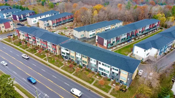 369 Essa RD #41,  Barrie,  ON L4N 9C8