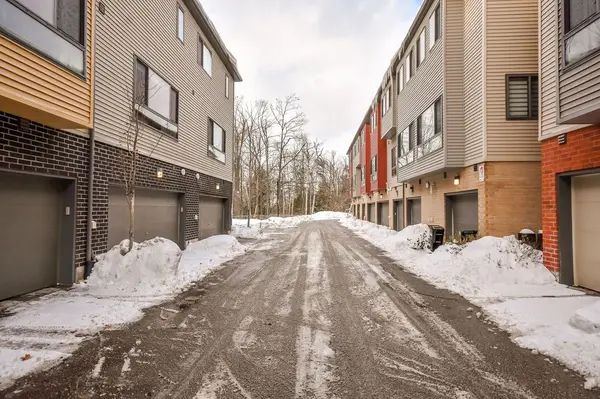 369 Essa RD #41, Barrie, ON L4N 9C8