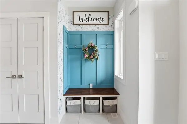 26 Lowry CT, Barrie, ON L4N 7N3