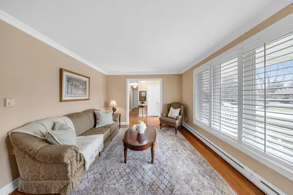 2553 Stillmeadow RD, Mississauga, ON L5B 1X8