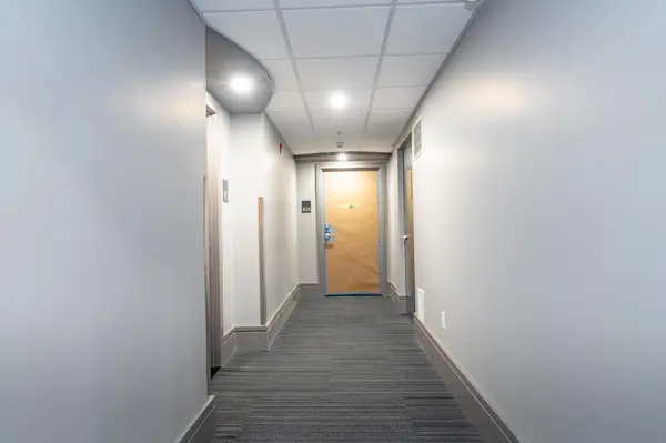 300B On the Fourth AVE N #403, St. Catharines, ON L2S 0E6