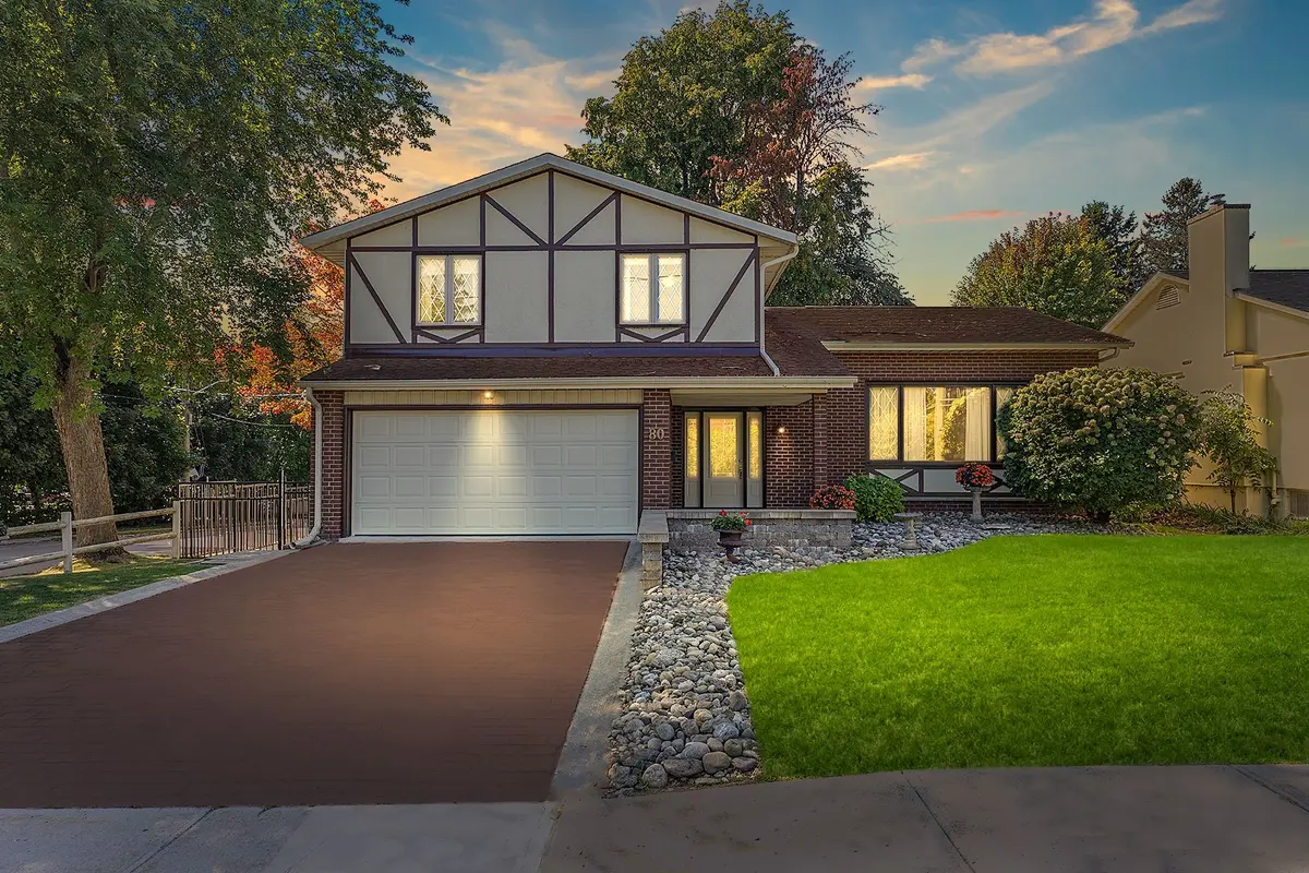 80 Market ST, Gananoque, ON K7G 2M3