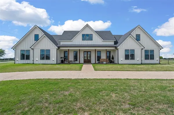 120 Southern Heights Drive, Lorena, TX 76655