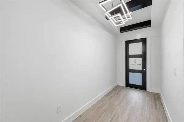 2618 Gooch Street, Dallas, TX 75241