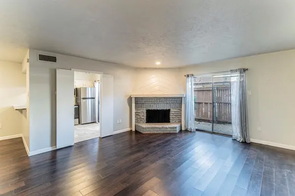 875 Dublin Drive #B, Richardson, TX 75080