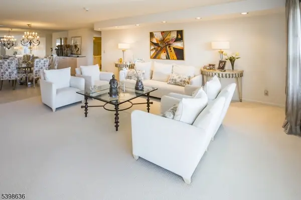 2 Claridge Dr #7NE, Verona Twp., NJ 07044