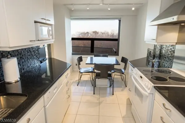 2 Claridge Dr #7NE, Verona Twp., NJ 07044