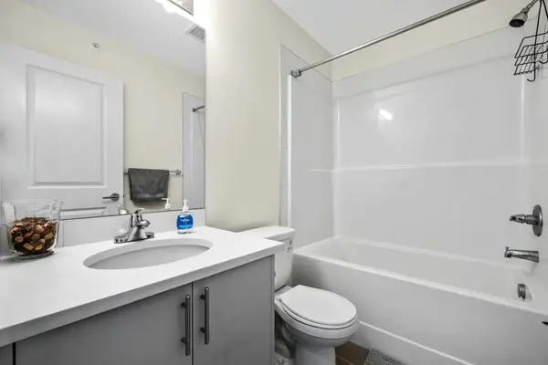 15 Sage Meadows LNDG NW #6408, Calgary, AB T3P 1E5