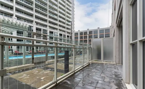 38 Grand Magazine ST #339, Toronto C01, ON M5V 0B2