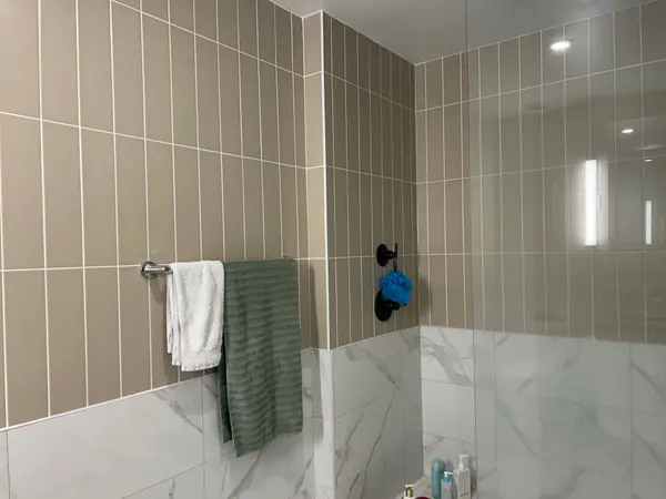 327 King ST W #303, Toronto C01, ON M5V 0W7