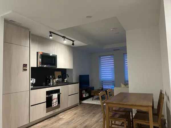 327 King ST W #303, Toronto C01, ON M5V 0W7