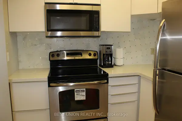 7 Bishop AVE #708, Toronto C14, ON M2M 4J4