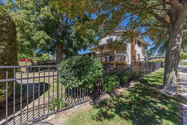 80 Market ST, Gananoque, ON K7G 2M3