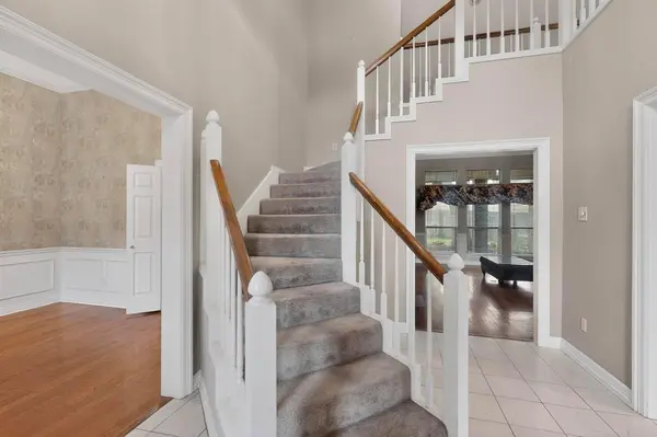 5004 Bridgewater Drive, Arlington, TX 76017