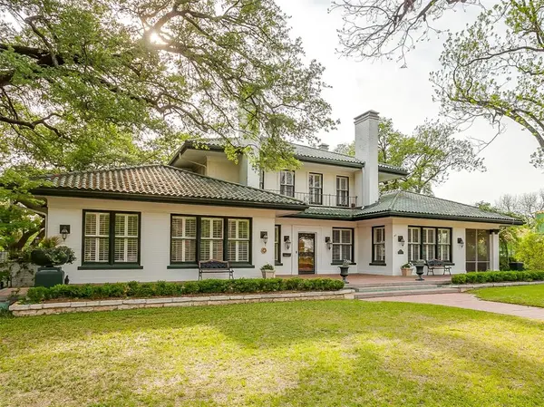 1414 Mistletoe Drive, Fort Worth, TX 76110