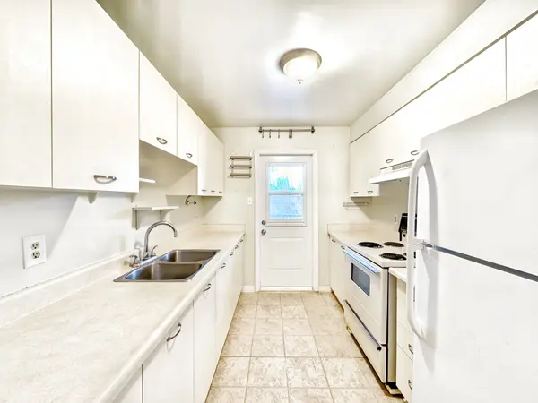 1 Quail CRES #309, Barrie, ON L4N 6W9